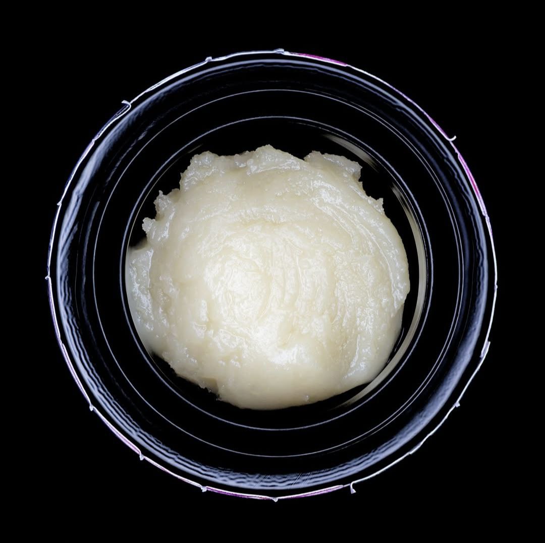 Pink Lemonhead Rosin โ Citrus & Berry Terps Golden THCa live rosin concentrate with lemon and berry flavor notes