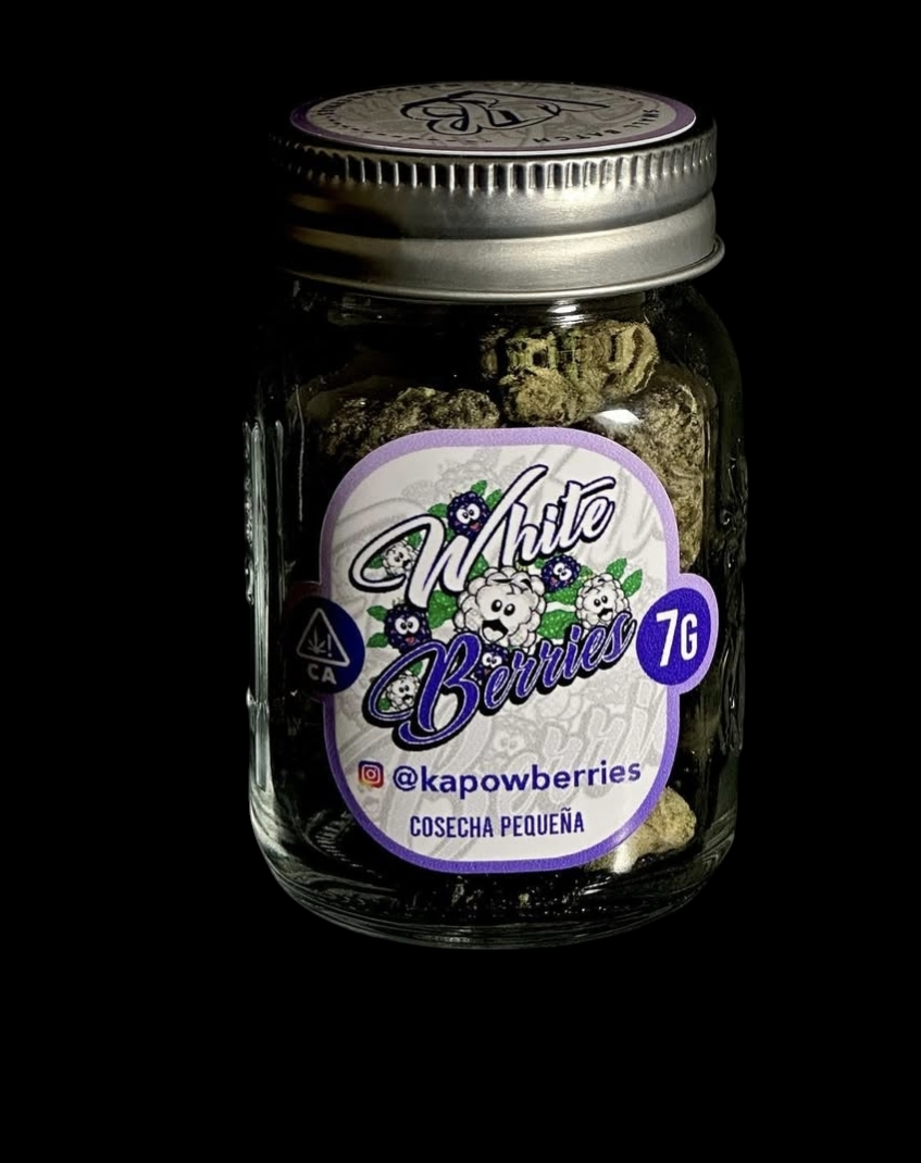 white berries | cosecha pequeña small batch. big flavor. 🍇❄️ white berries | cosecha pequeña small batch. big flavor. 🍇❄️